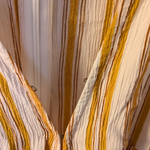 Faithfull The Brand Revolve Yellow Striped Midi Dress 🌞(Size L) - Picture 5 of 9